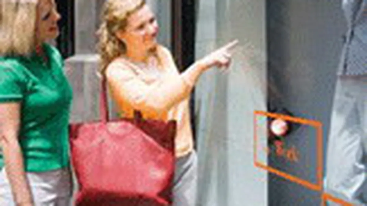 Retailul a scazut cu 10% in mai fata de aprilie, dar a crescut fata de anul trecut