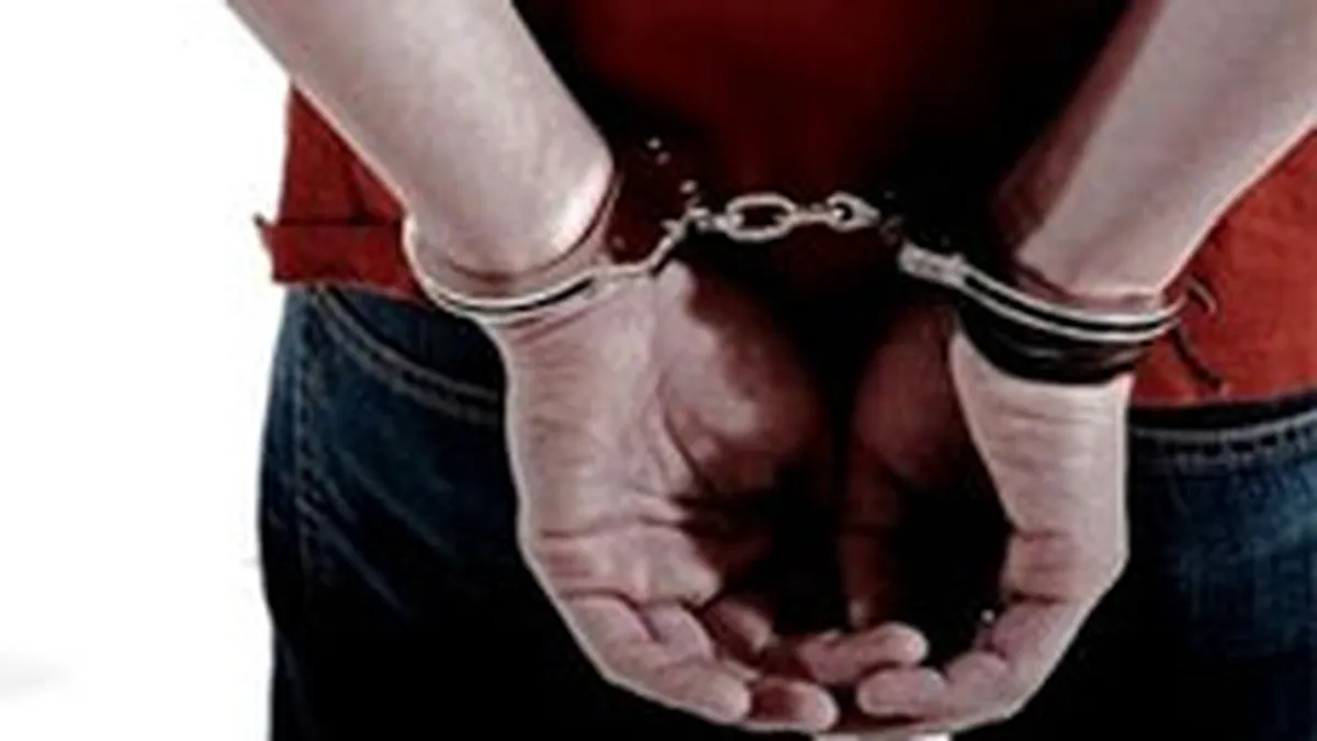 Trei arestari in cazul phishing-ului de la Raiffeisen Bank