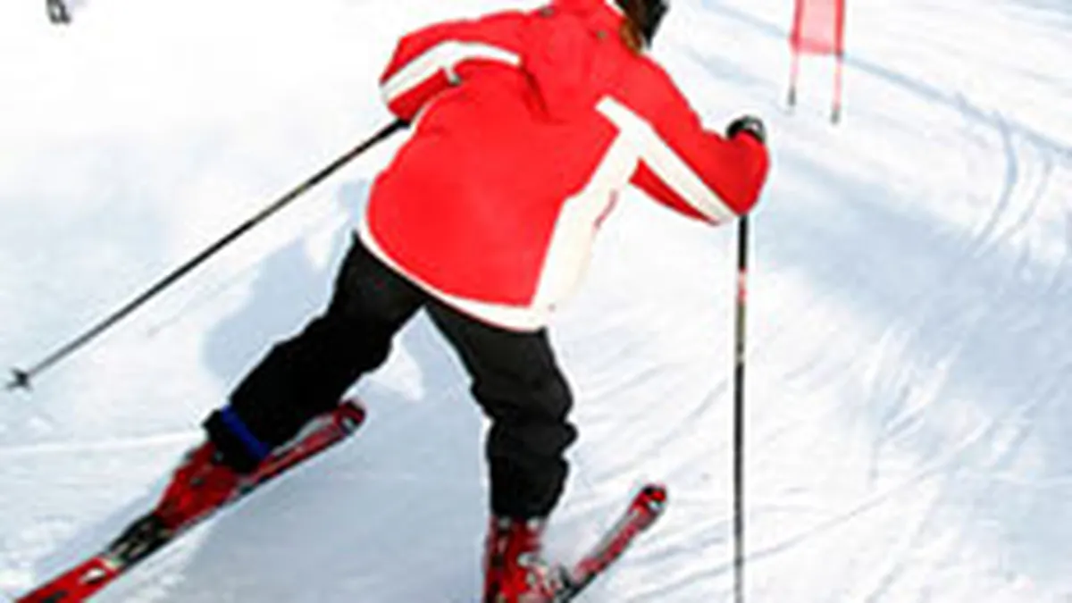 FlyNova: Criza va afecta piata de turism din Romania, insa nu foarte mult