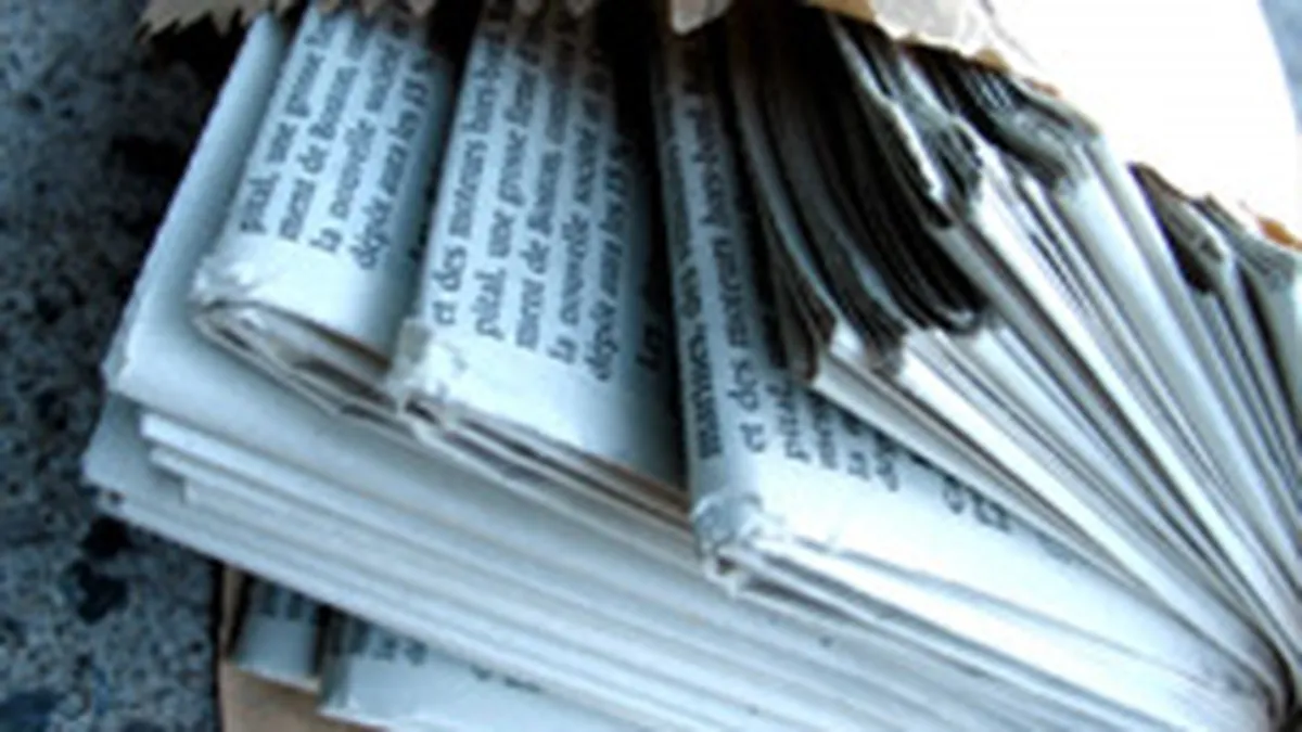 Presa spaniola isi diminueaza costurile pe fondul crizei financiare