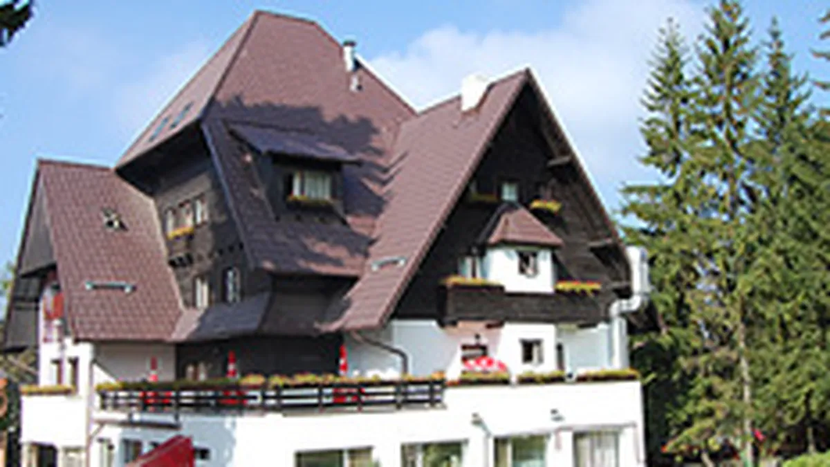 Sosirile in structurile de primire turistica au crescut cu 3,8% la 9 luni