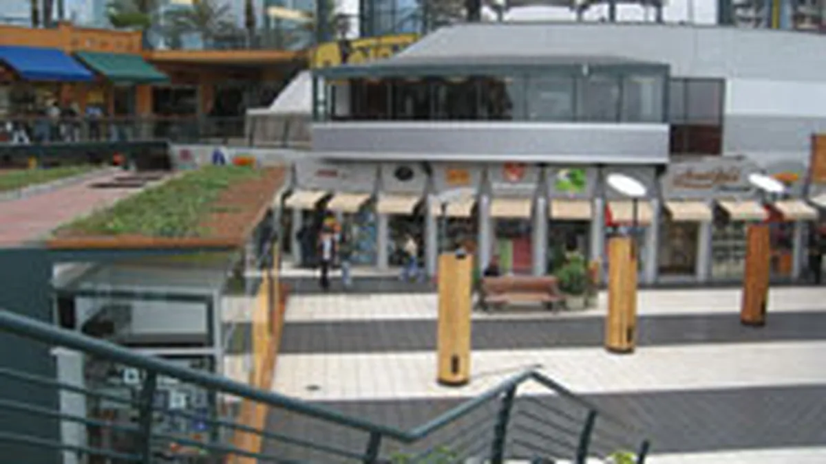 Stocul de spatii comerciale la mia de locuitori din Romania a crescut cu 25%, la 10 luni