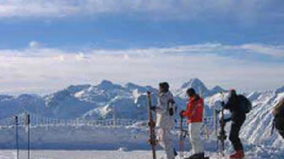 ANAT: Vanzarile de vacante pentru sarbatorile de iarna vor creste cu 20%