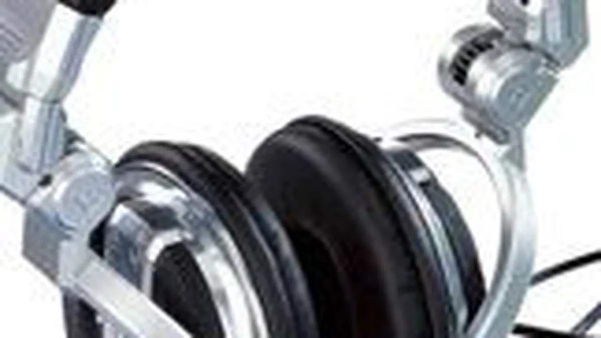 Pioneer disponibilizeaza 10.000 angajati si iese de pe segmentul TV