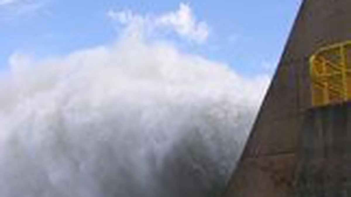 Hidroelectrica a prelungit din nou termenul pentru vanzarea a 10 microhidrocentrale