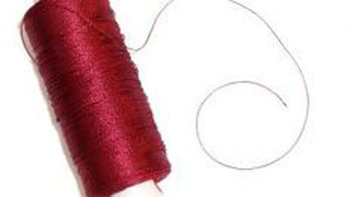 Industria usoara: Diferenta dintre exporturi si importuri, din ce in ce mai mica