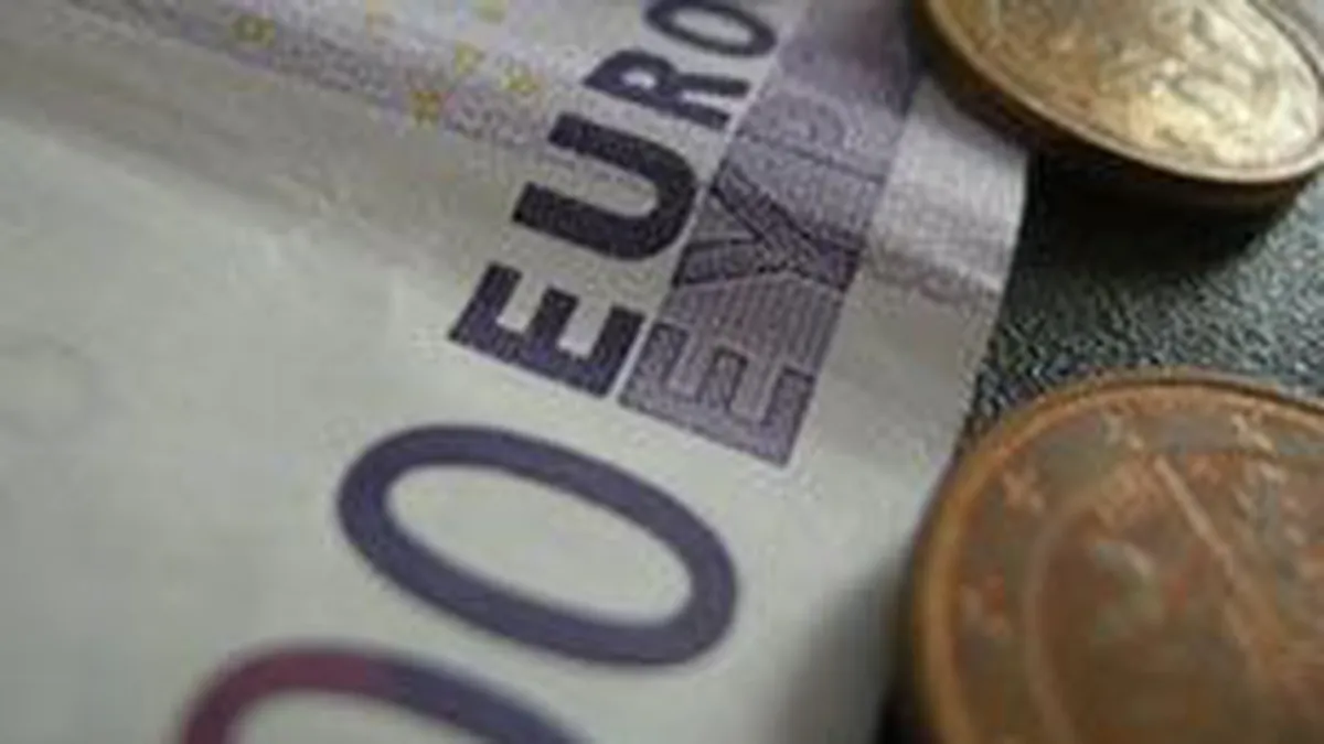 Studiu: 61% din romani ar cheltui mai putin pe excursii daca i-ar afecta criza