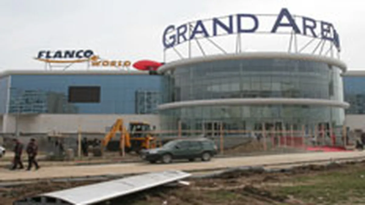 Centrul comercial Grand Arena a inregistrat peste 50.000 vizitatori in ziua deschiderii