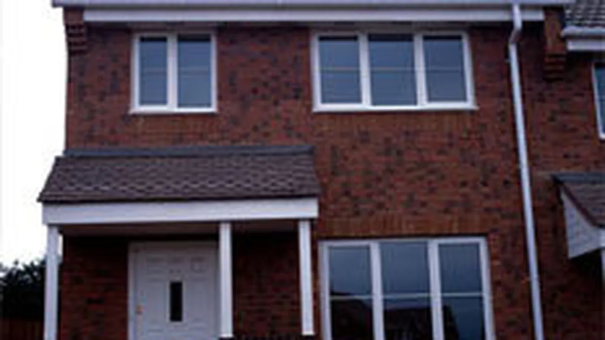 Casele din Marea Britanie s-au scumpit in martie, pentru prima data dupa 16 luni