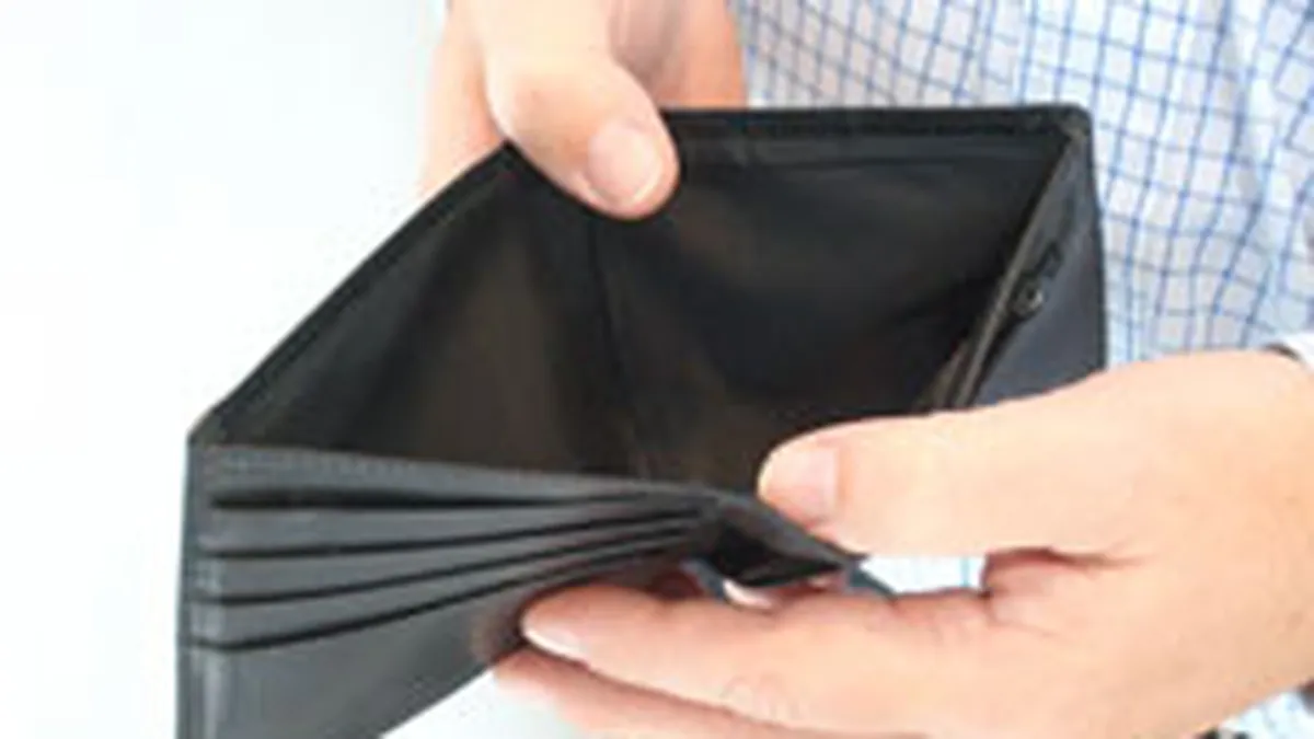 GfK: Veniturile a 40% dintre romani au scazut in martie, se economiseste mai putin