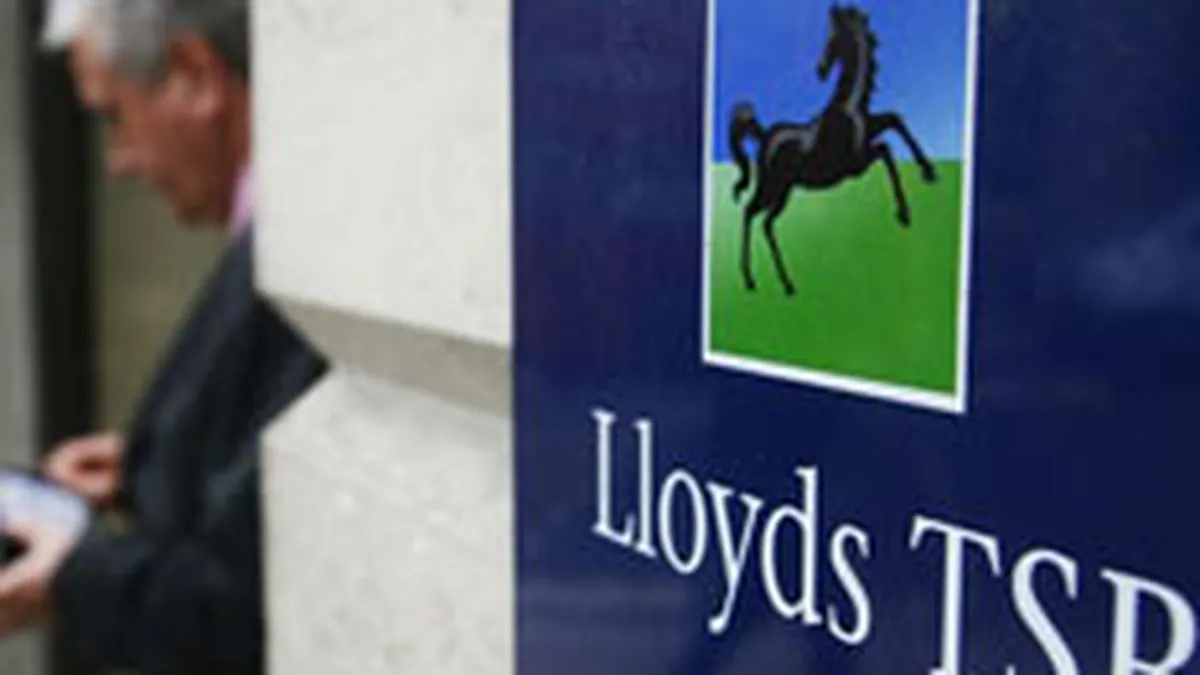 Lloyds concediaza 2.100 de angajati ai diviziilor de operatiuni si vanzari