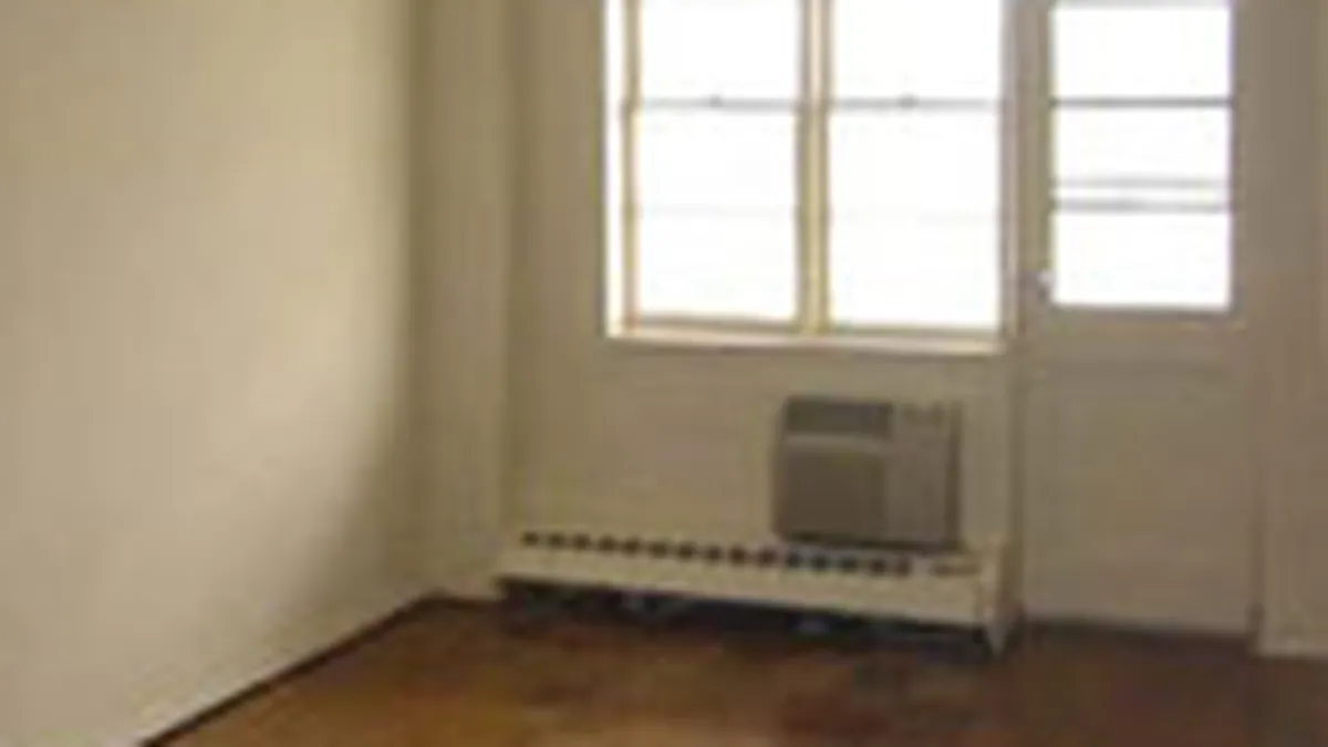 Patriciu: Preturile locuintelor vor continua sa scada pana la 700 euro pe mp