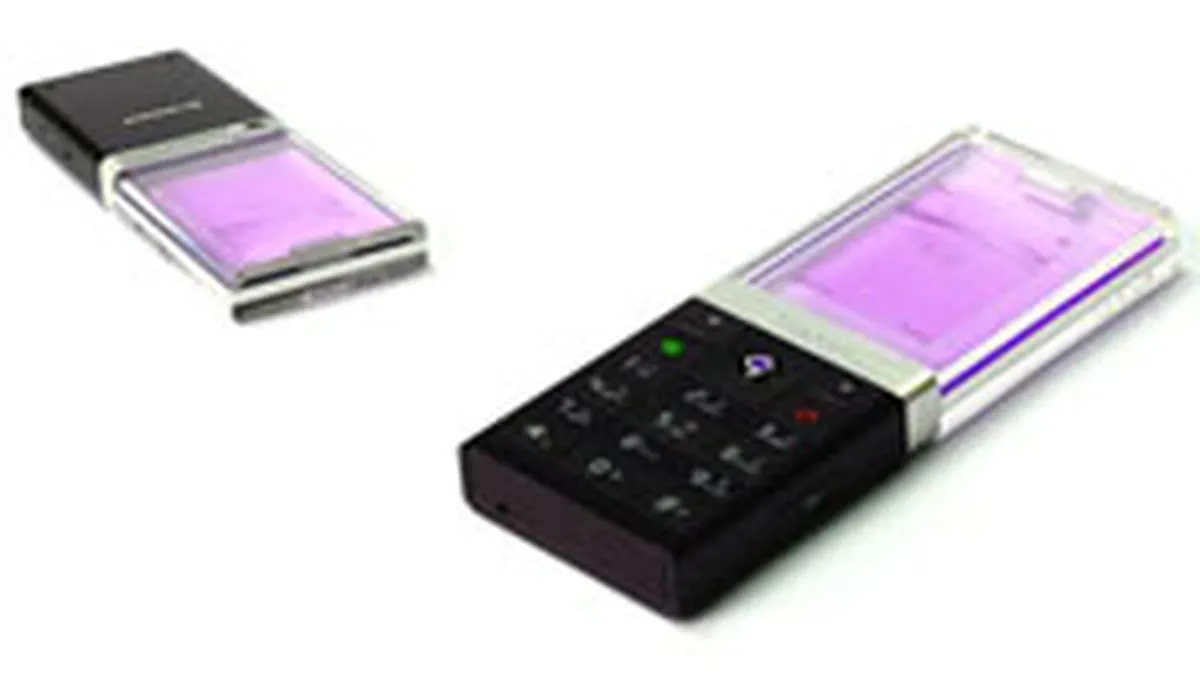 Telefoanele importate in Romania pe cai \ocolitoare\ reprezinta 15-20% din total