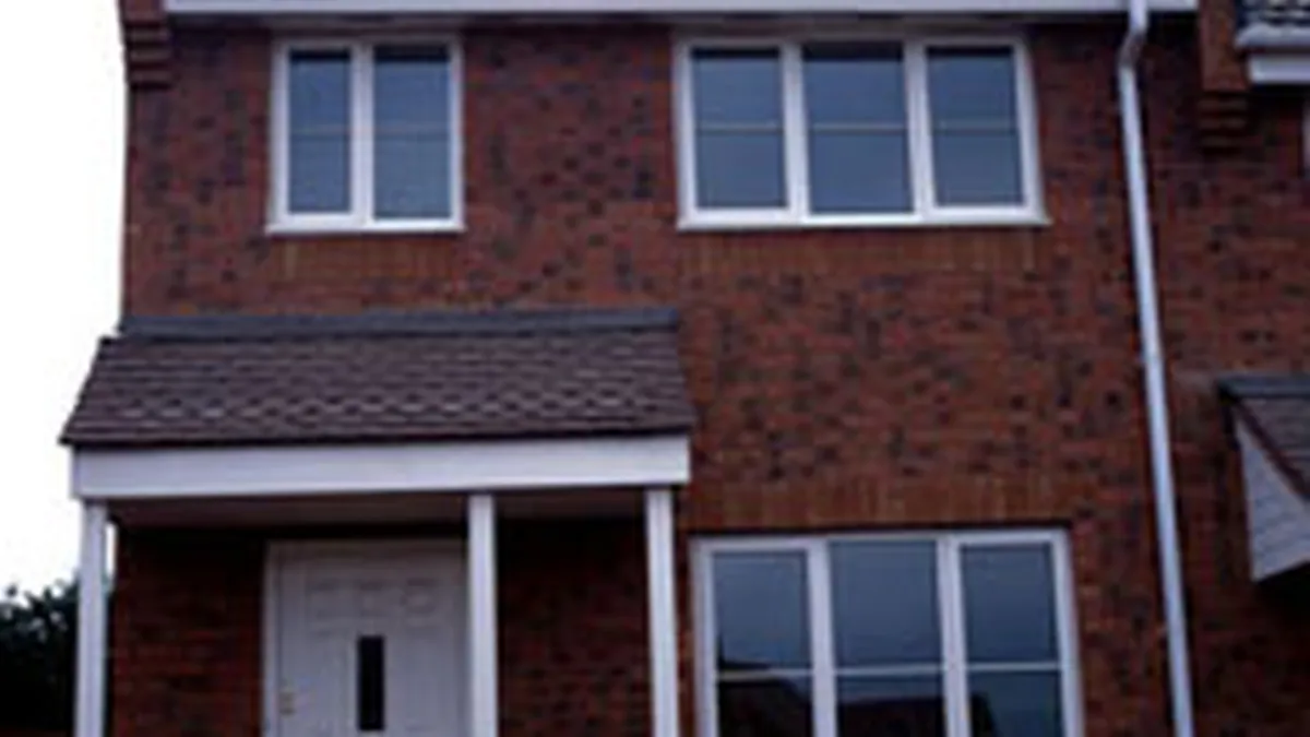 Preturile caselor din Marea Britanie au raportat, in august, cea mai mare scadere din ultimele 8 luni