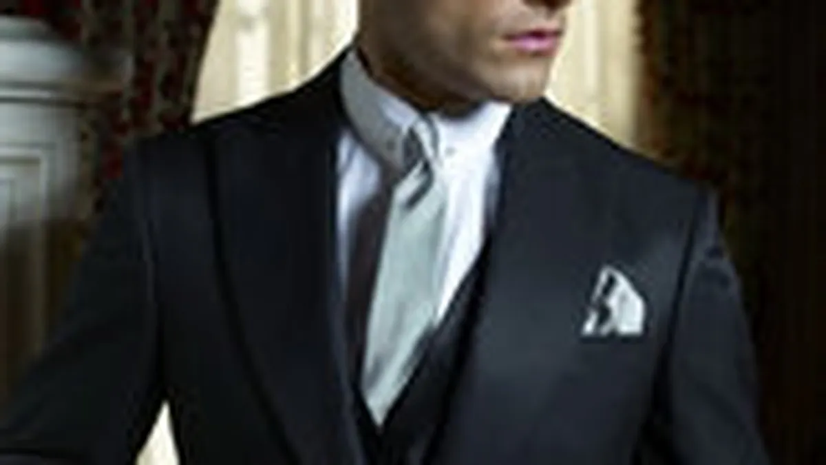 Sfatul specialistilor: Cum se poarta cravata, acul, pantofii si butonii in vestimentatia business