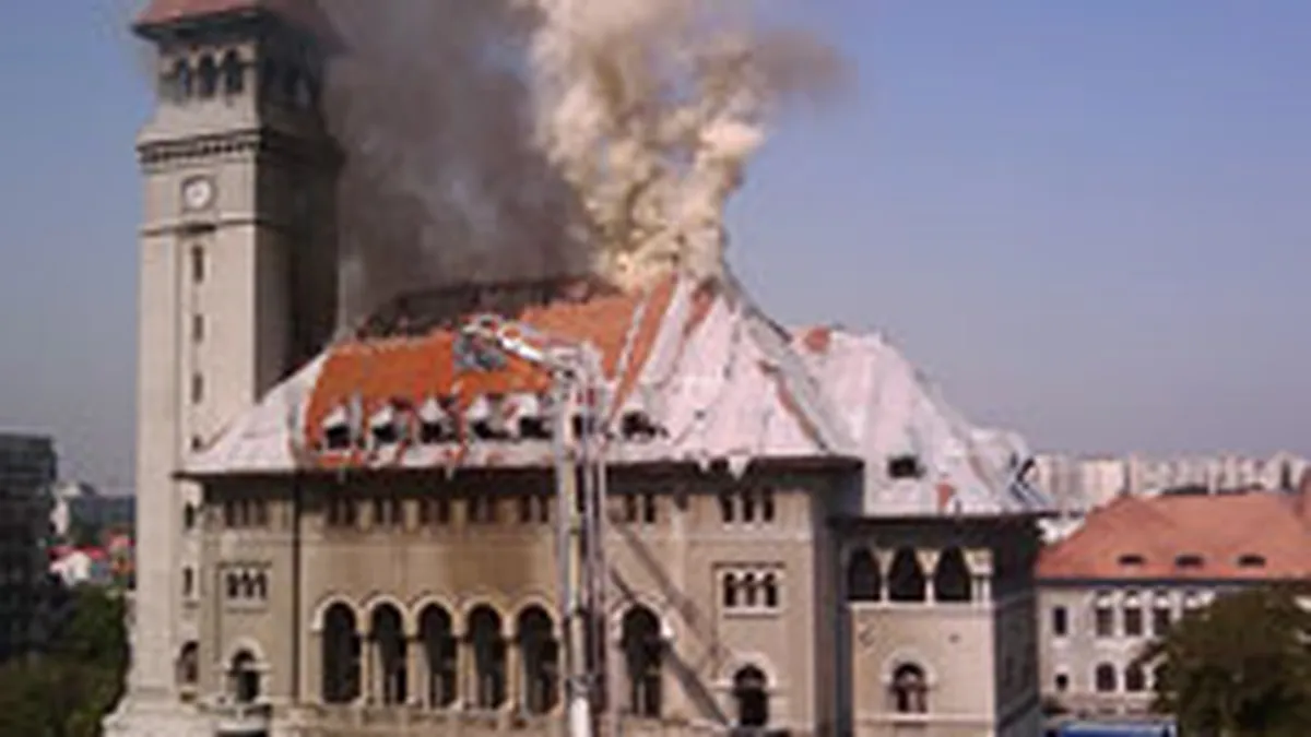 Primaria Sectorului 1, in flacari (Foto, Video)