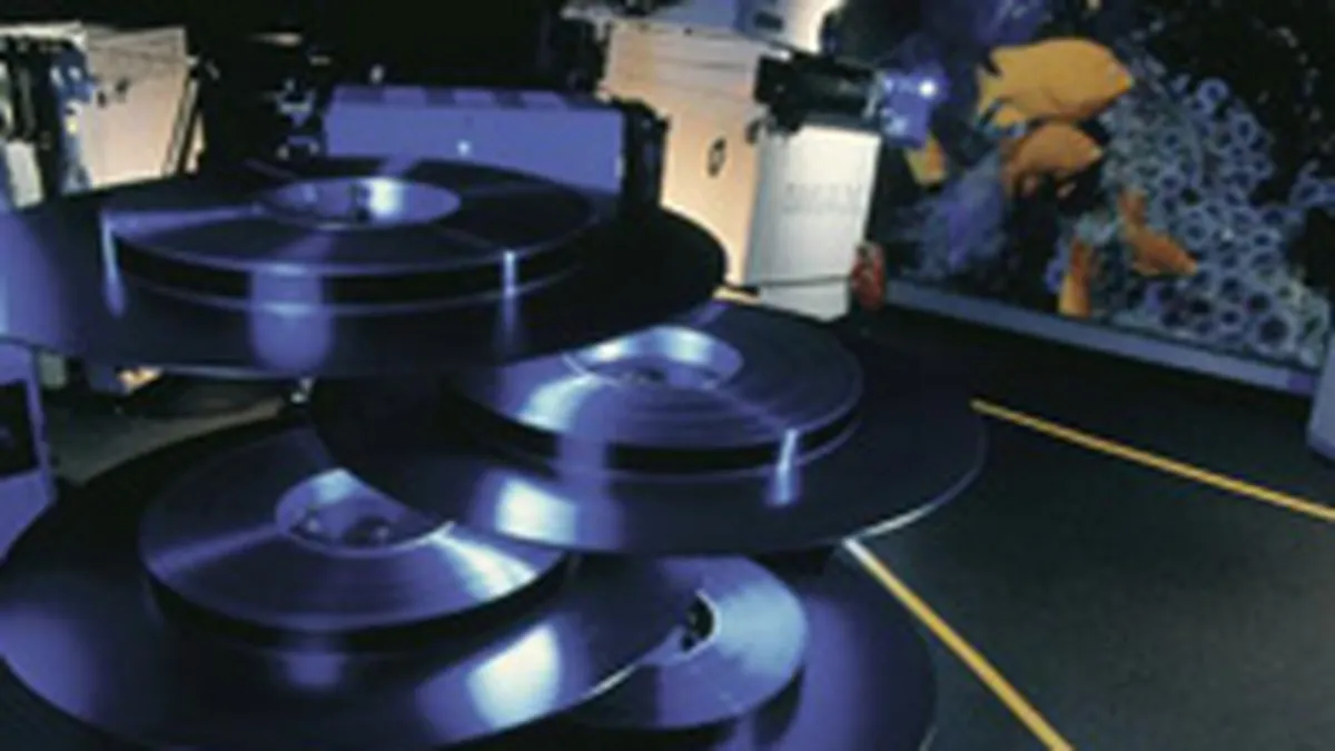 Proiector de film in valoare de 2 milioane dolari, montat in Bucuresti