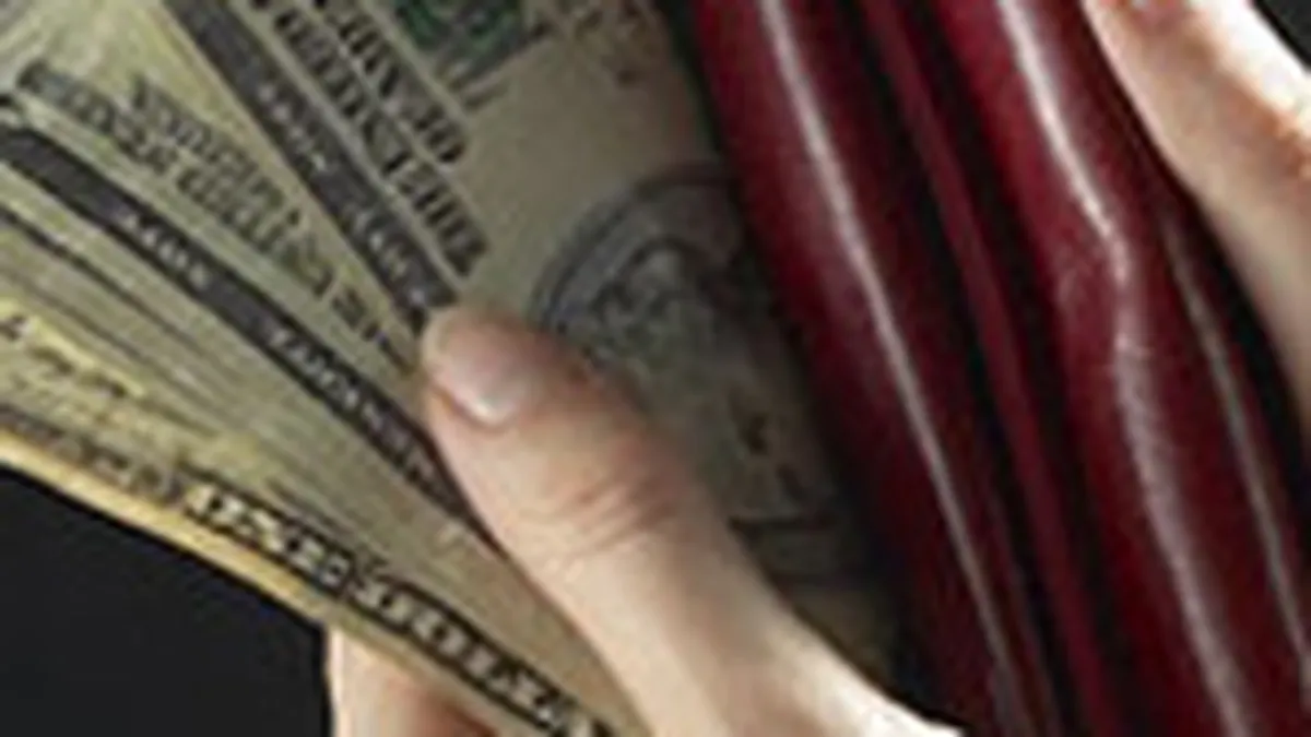 ZF: Bancile incaseaza lunar rate de 44 mil. euro la creditele ipotecare