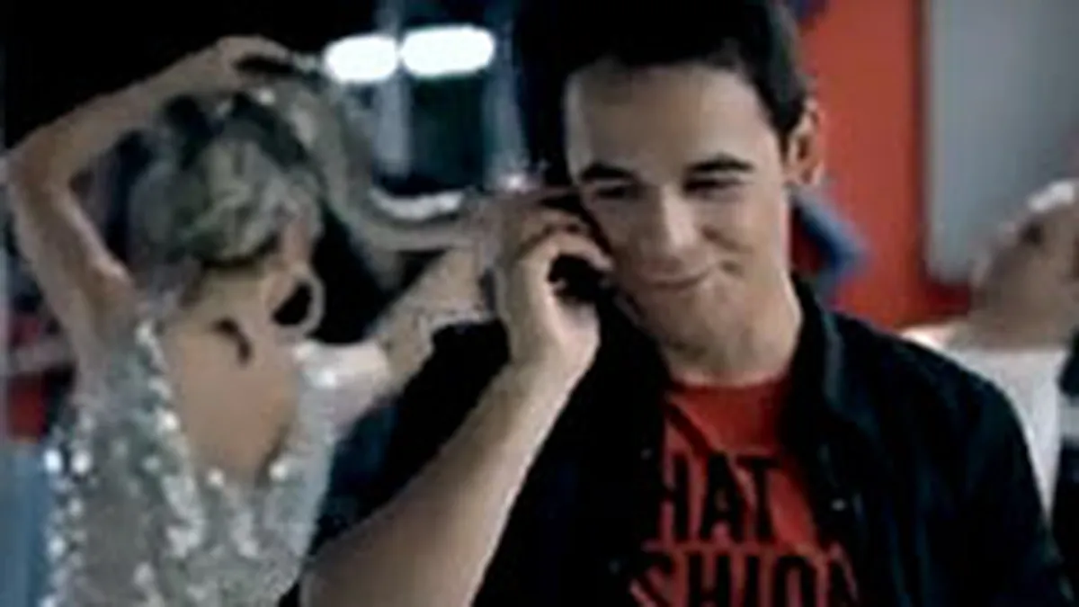 Vodafone continua promovarea prin intermediul vedetelor autohtone