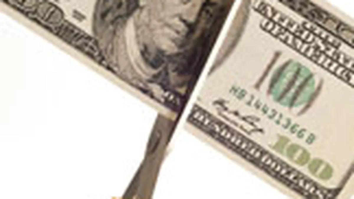 Basescu: In lipsa baniilor de la FMI, guvernul va trebui sa aleaga intre salarii si investitii