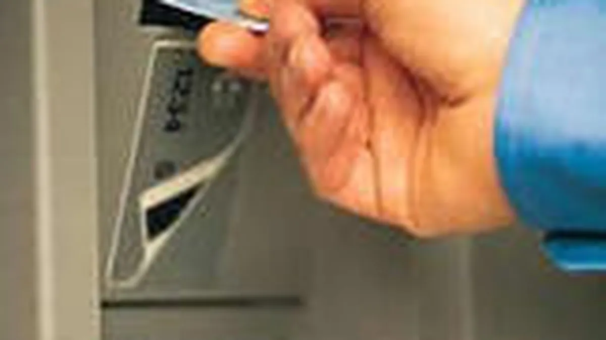 MasterCard: Romanii sunt mai preocupati de design-ul cardului decat de securitate