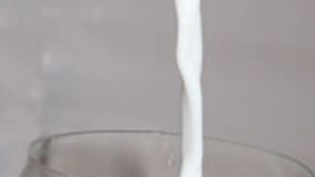 Cantitatea colectata de lapte de vaca a scazut cu 6,7% la 9 luni