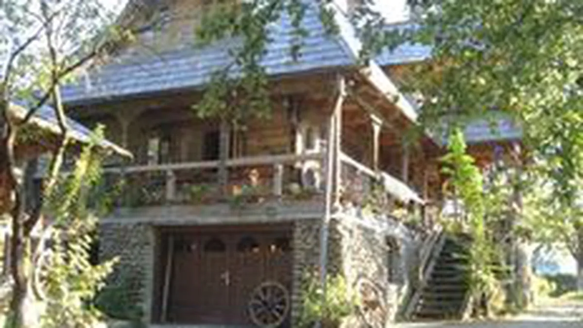 Casele traditionale, incluse intre structurile de primire turistica