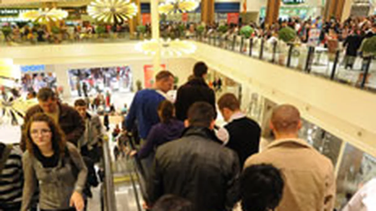 Iulius Mall Timisoara: Peste 325.000 de vizitatori in primele 4 zile de la extindere