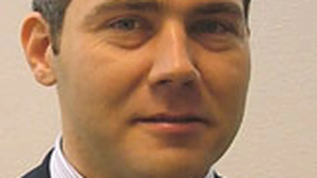 Vladimirescu, MasterCard: S-au terminat zilele in care indiferent cine intra pe usa sucursalei primea acelasi card