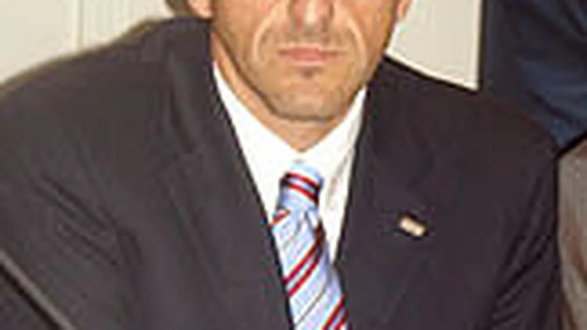 Porsche Finance: Marile firmele de leasing vor supravietui crizei, pentru cei mici va fi foarte greu