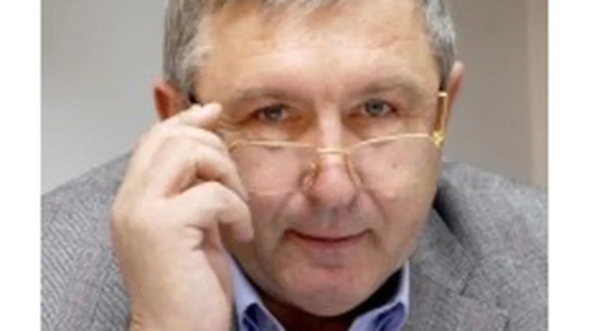 Nistorescu isi anunta intr-un editorial \capitularea\ de la conducerea Cotidianului