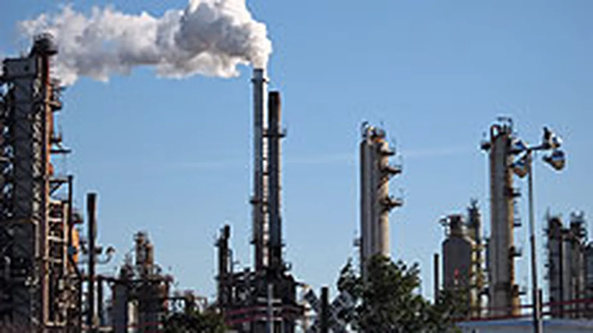 Rusia a oprit livrarile de petrol catre rafinariile din Belarus