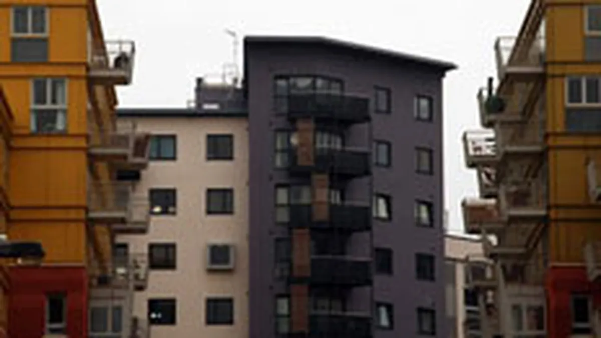 Cartiere scumpe, restante pe masura: Sute de locatari ai Impact au datorii uriase la intretinere