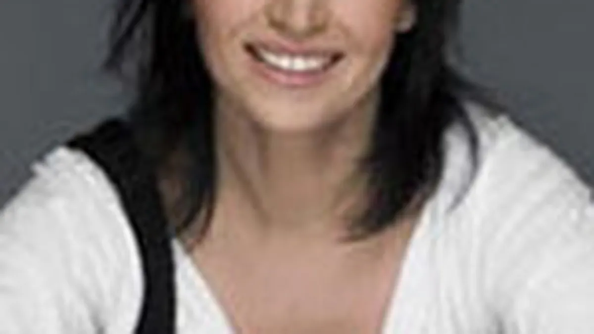 \Guru\ in hairstyling: Nu e normal in Romania sa te coste un coafat 1 milion si sa dai spaga 2 milioane