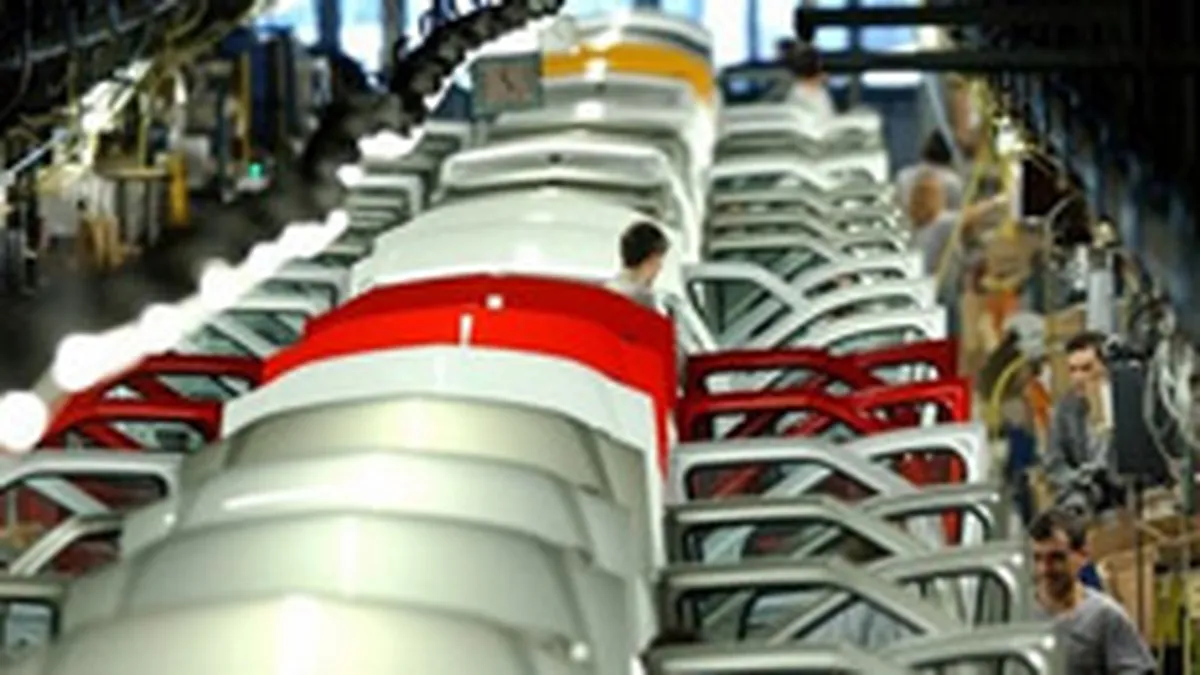 Dacia mareste salariile angajatilor cu 300 de lei