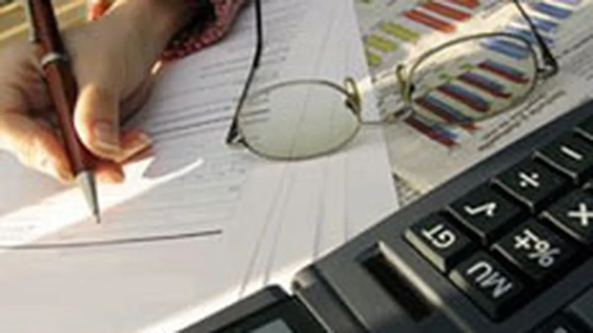 Sondaj: Expertii vad mai rau evolutia economiei Romaniei in urmatoarele 6 luni