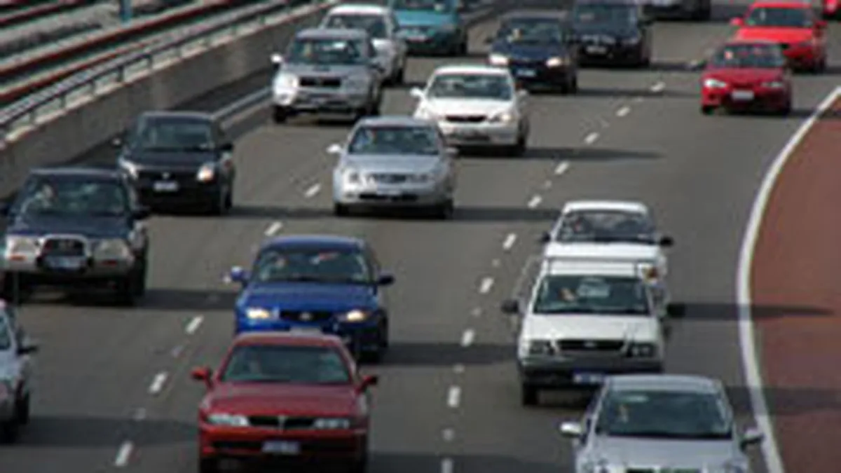 Reprezentantii service-urilor auto protesteaza fata de majorarea RCA