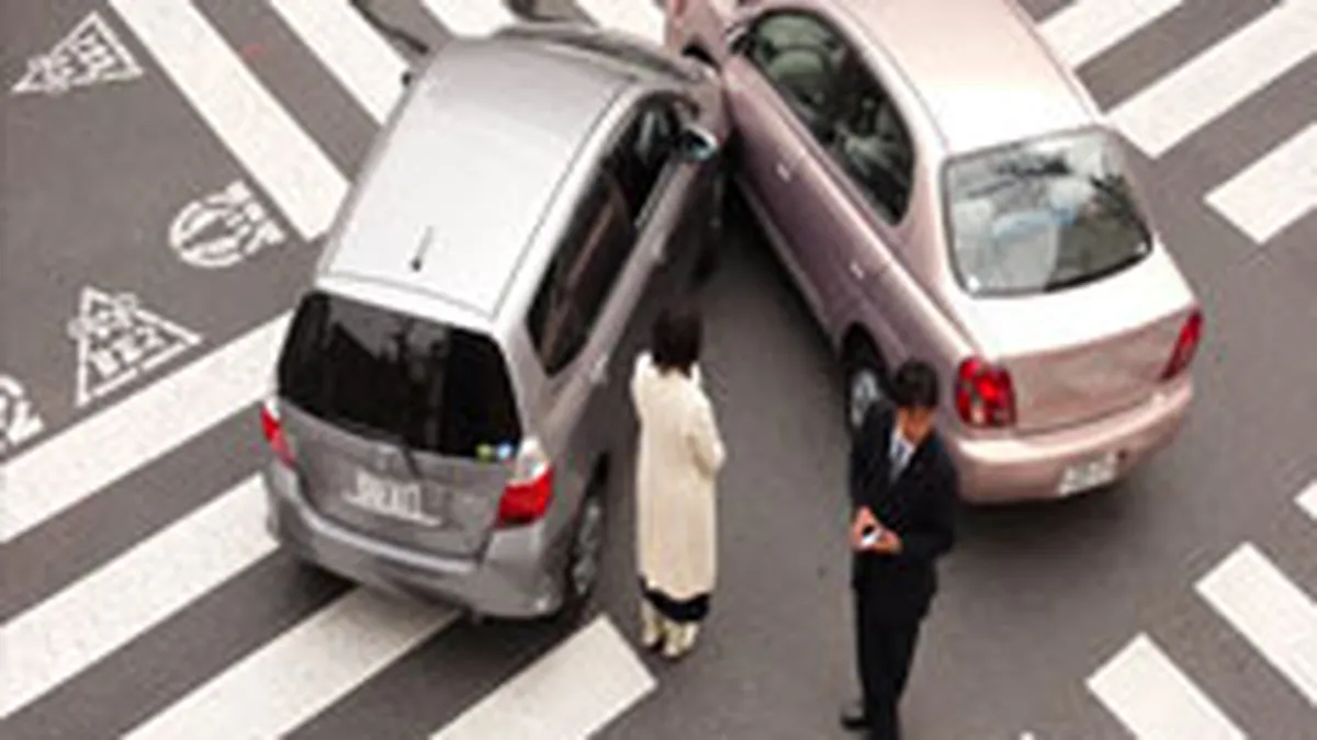 Cine scumpeste RCA-ul? Asiguratorii si service-urile auto se acuza reciproc