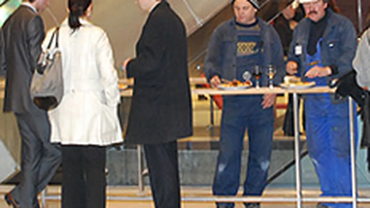 Reportaj de la lansarea Sun Plaza: La cocktail cu Dorel instalatorul