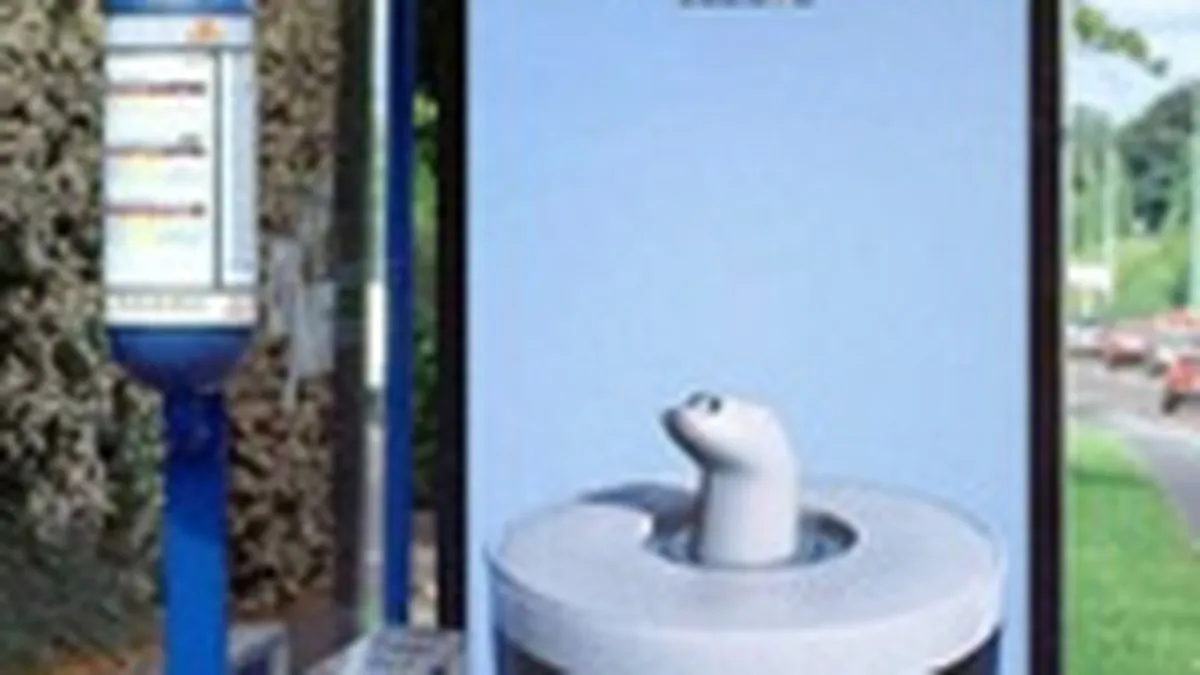 Criza din advertising a scazut business-ul Clear Channel cu 40%-50% in 2009