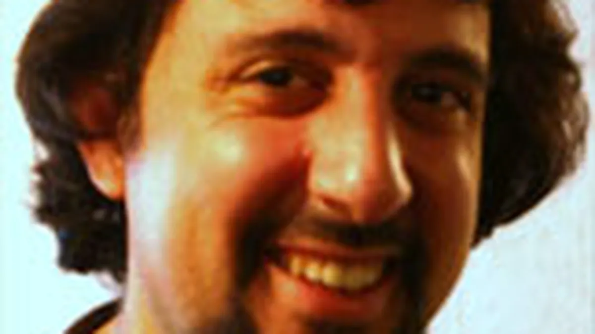 Economist sef  intr-o mare banca europeana, muzician in timpul liber: Cum se impaca una cu alta?