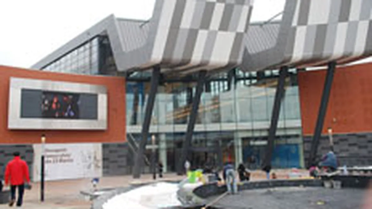 Un muncitor a murit vineri dimineata la Sun Plaza