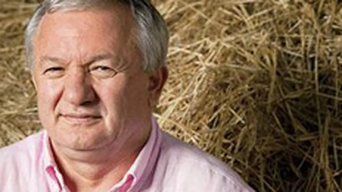 Republica Moldova il curteaza pe Porumboiu: De dragul investitiilor sale, Chisinaul ar schimba si legislatia