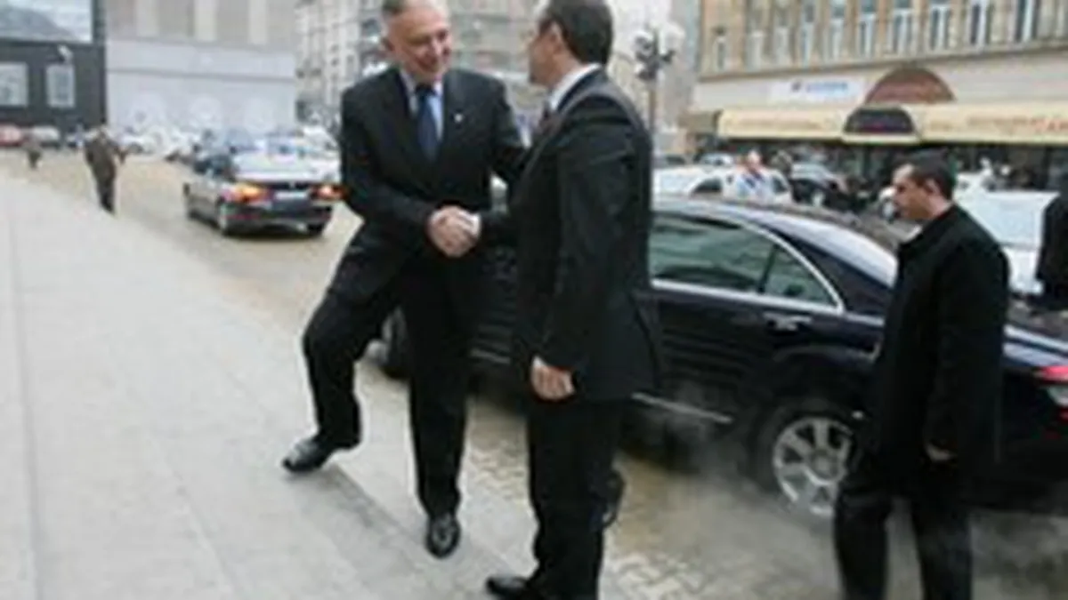 Isarescu si-ar putea pierde si parcarea, dupa ce \cocoseii\ i-au plecat deja din trezorerie