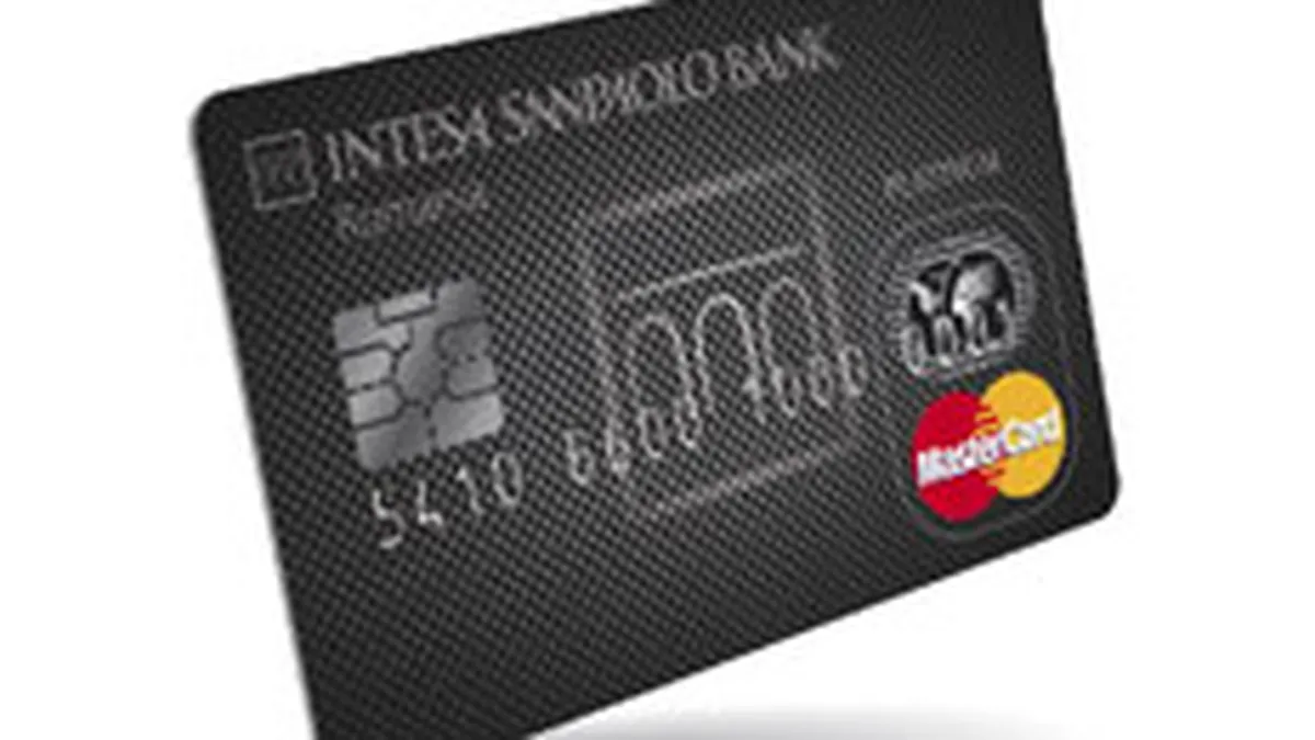 Intesa Sanpaolo Bank a lansat un card Platinum cu un design ce imita fibra de carbon