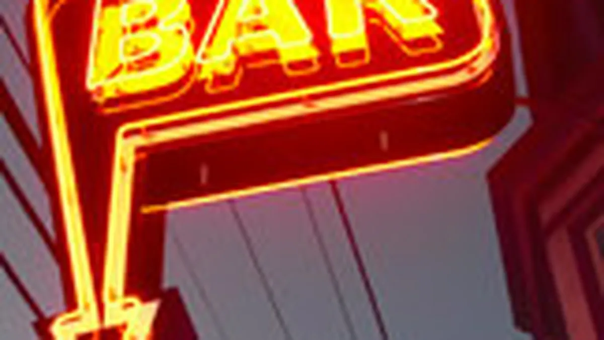 Programul restaurantelor si barurilor situate la parterul blocurilor ar putea fi limitat