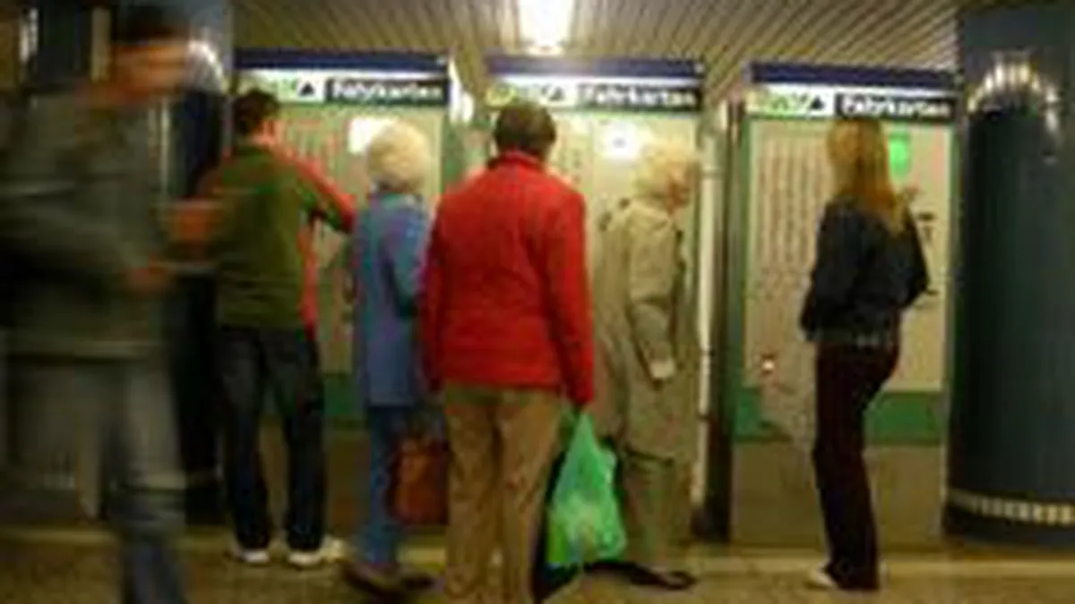 Automatele CFR dau de vineri si bilete dus-intors