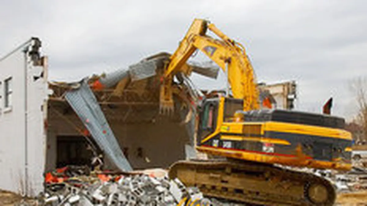 11 constructii ilegale de pe litoral, demolate