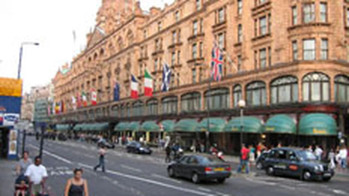 Mohamed Al Fayed a vandut Harrods grupului Qatar Holding