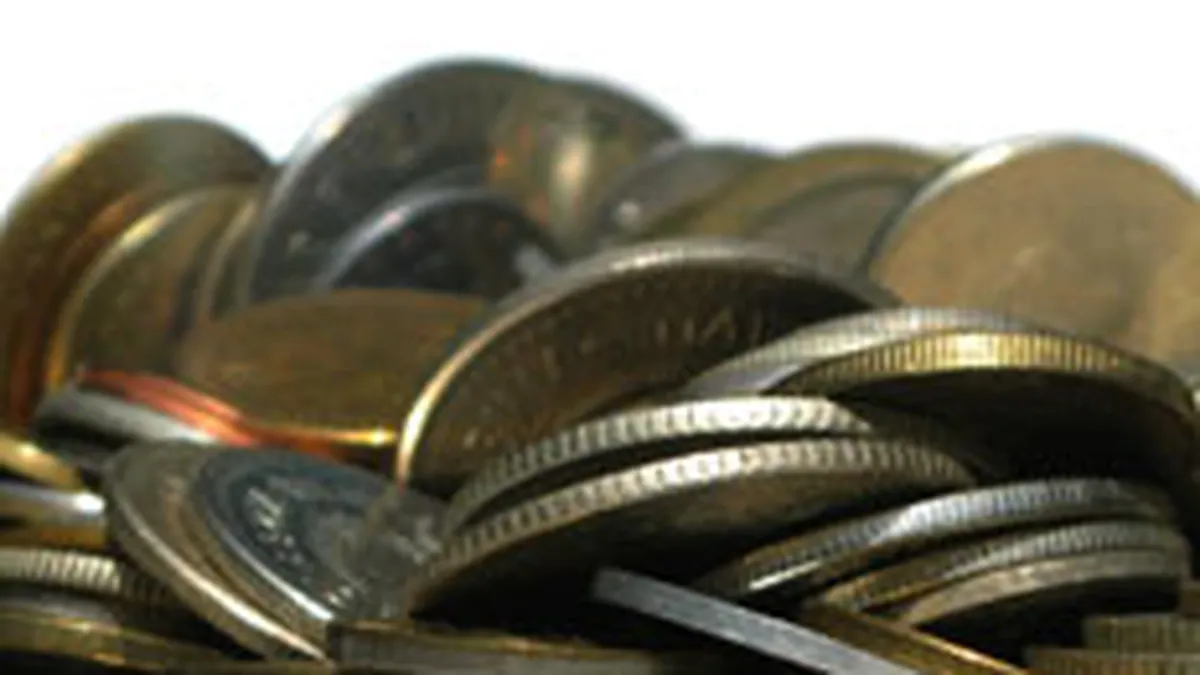 Estimari: Inflatia a crescut in aprilie la 4,3% din cauza deprecierii leului si scumpirii medicamentelor